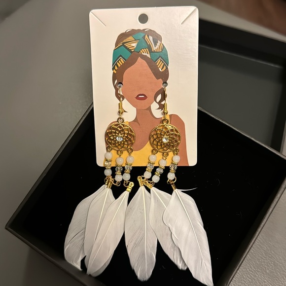 Great Deal Gorgeous Earrings - Picture 1 of 3